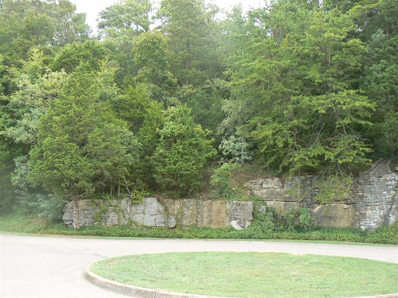 070-Along North side of dam.JPG